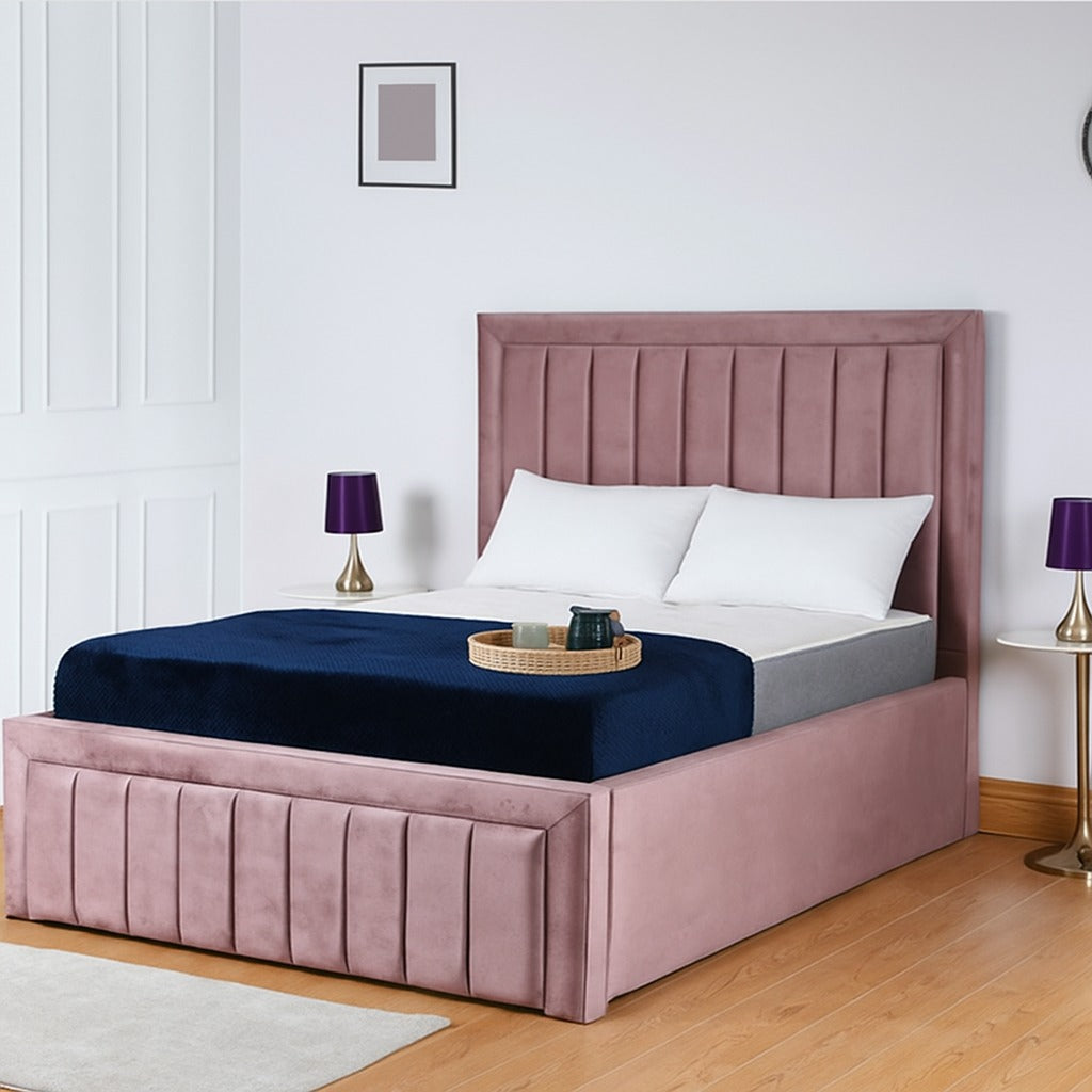 GRAND PANEL UPHOLSTERED BED