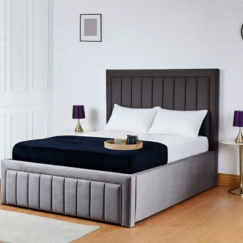 GRAND PANEL UPHOLSTERED BED